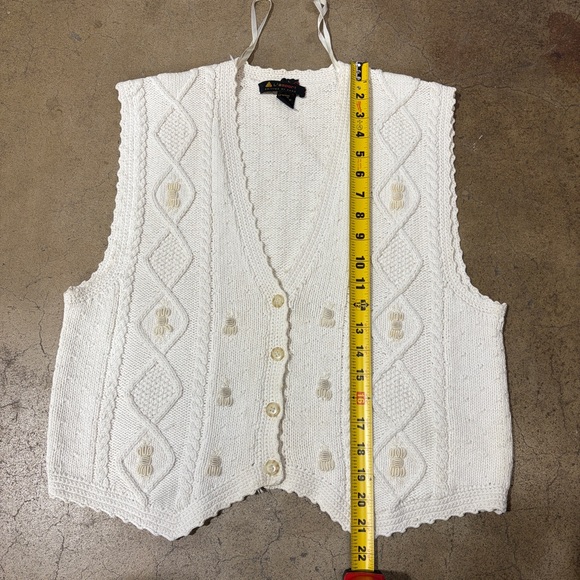 Vintage LizSport Cream Cable Knit Linen Cotton Sweater Vest 1990’s Cottagecore - Picture 6 of 7